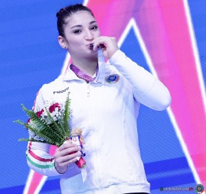 podium beam ph simone ferraro 69 sfa02250